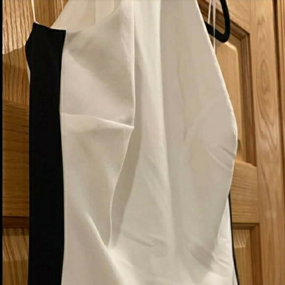 Issue New York Sleeveless Mock Neck Gown - Picture 4 of 11